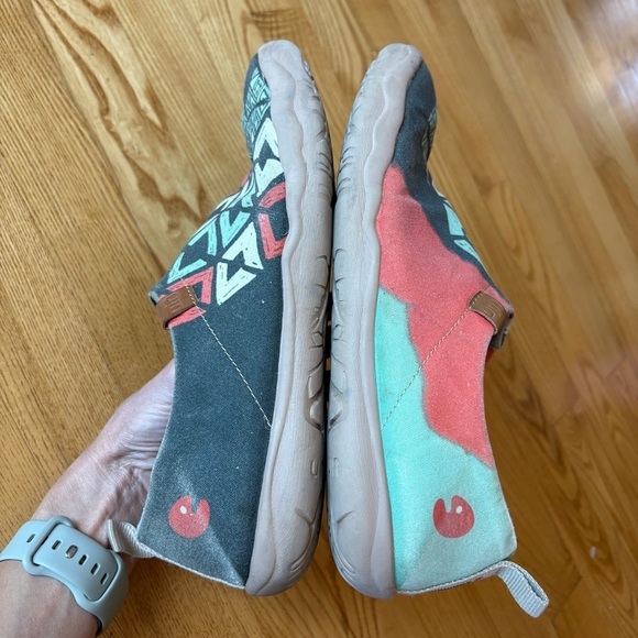 UIN Slip On Shoes Canvas Comfortable Loafers Spirit Pattern Red Bl Women Size 10 - Picture 3 of 12